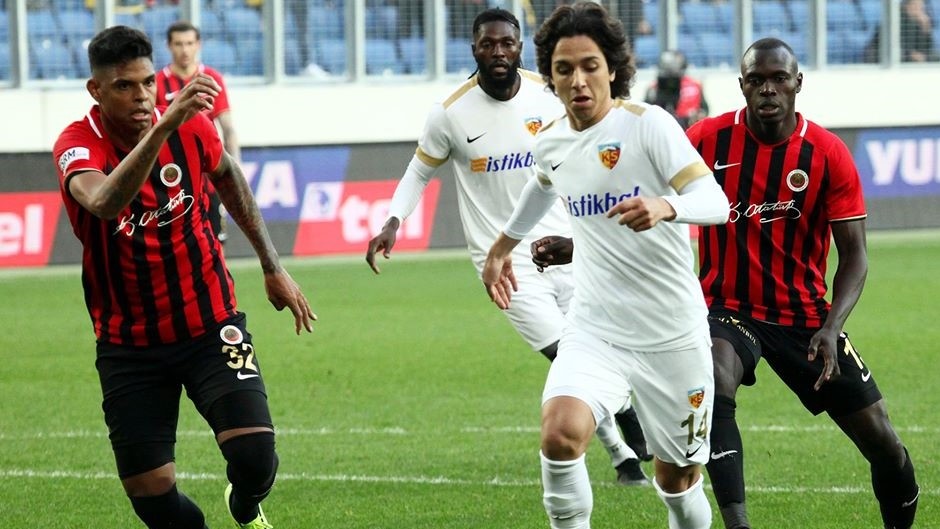 Emre Demir Süper Lig Tarihinin En Genç Gol Atanı Oldu.
